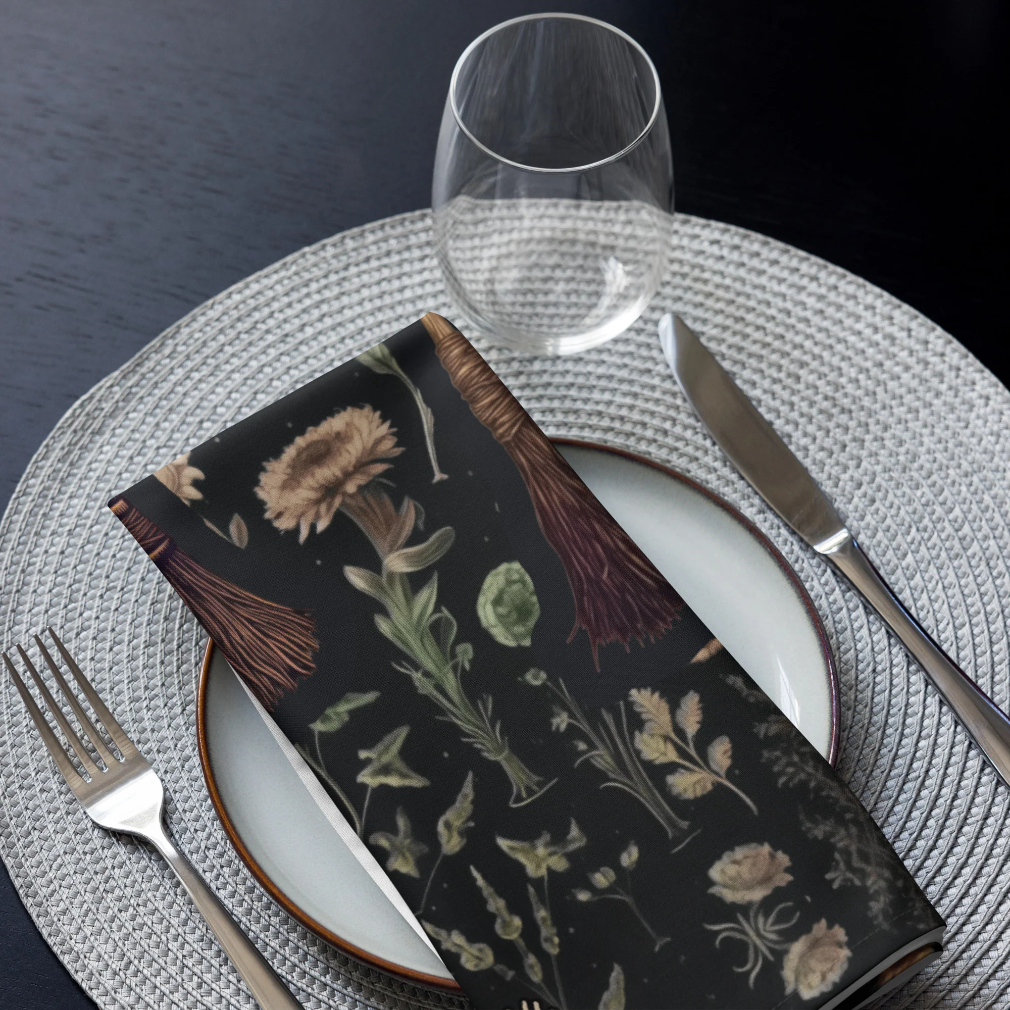 Witches' Broomsticks Cloth Napkin Set - Image 4